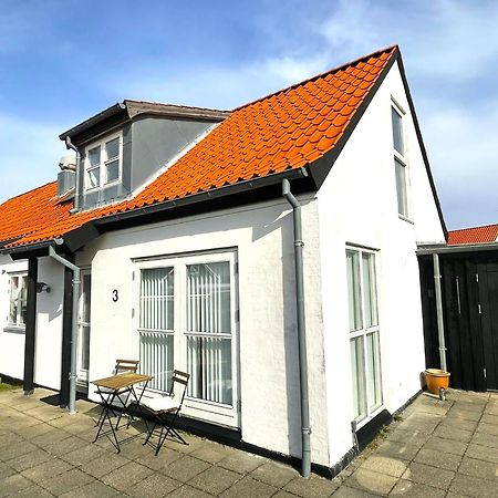 Byhus Centralt Pa Laeso Vestero Havn Exterior photo